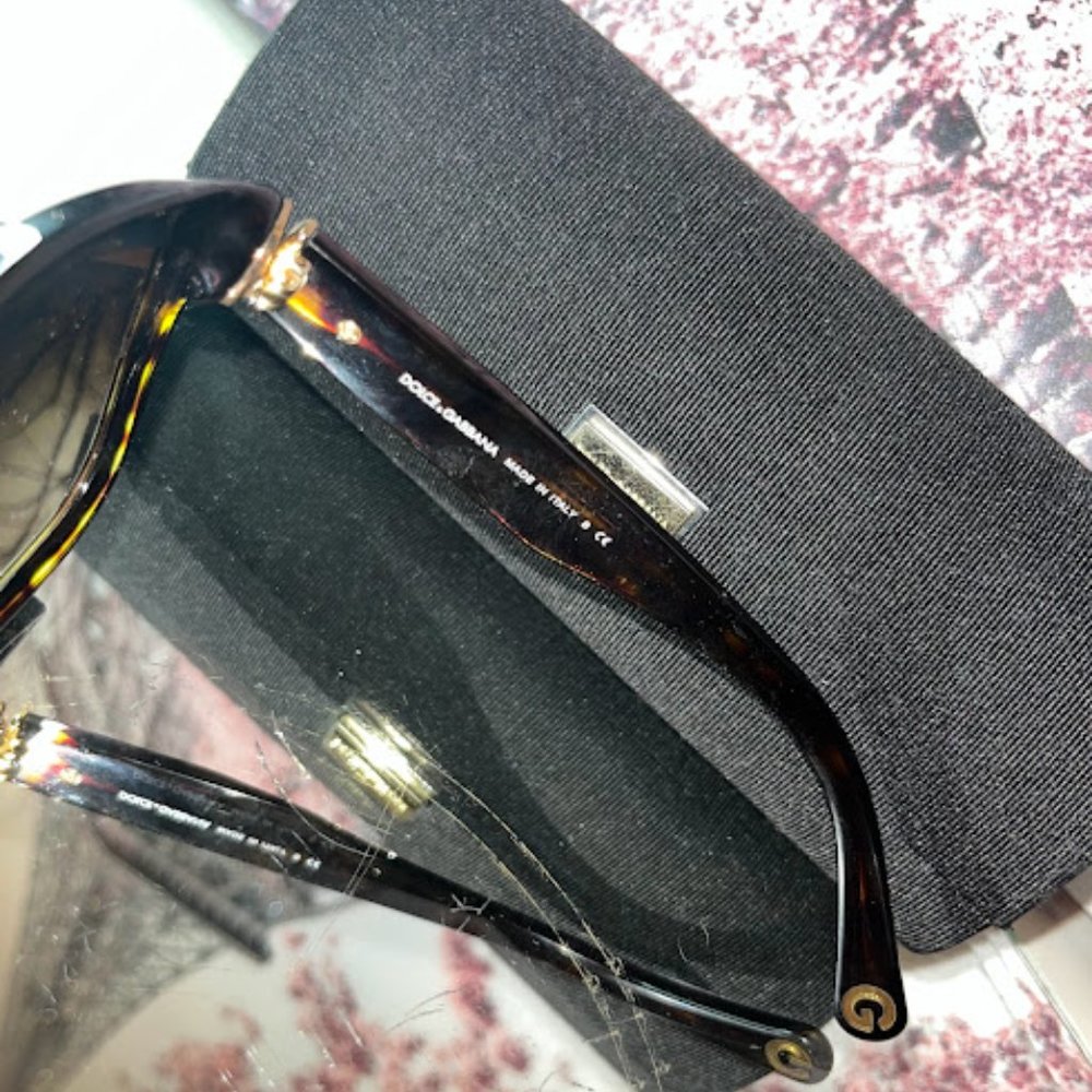 Dolce & Gabbana DG Sunglasses + Case - Picture 3 of 7